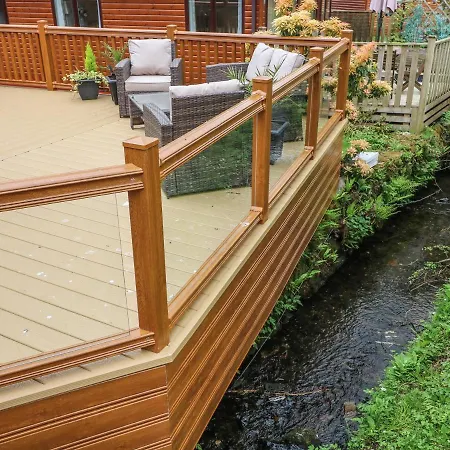 度假居 8 Waterside Wood